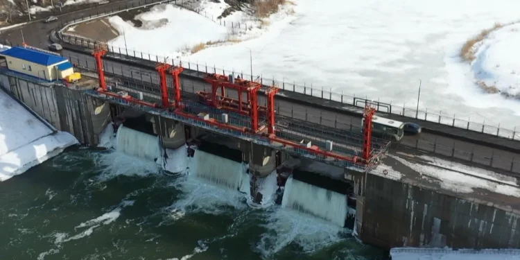 Для чего Казахстан сбрасывает воду из крупных водохранилищ