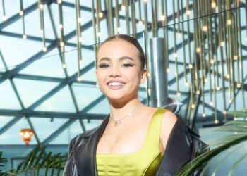 Валя Карнавал