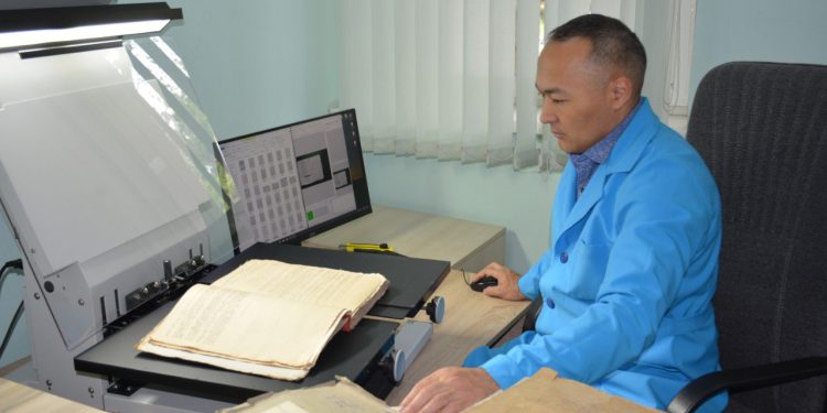 Около 29 миллионов страниц документов оцифровано в Архиве Президента РК
