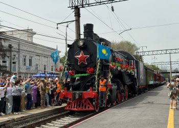 «Поезд памяти» встретили в Алматы