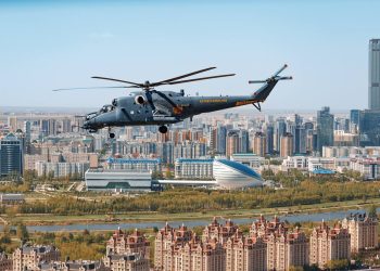 военный вертолет