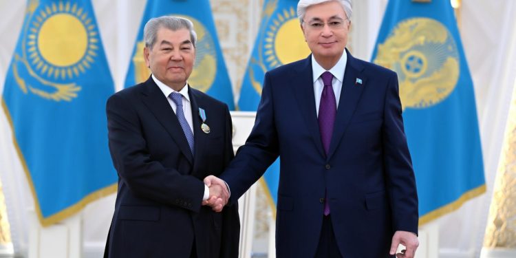 Куаныш Султанов и Касым-Жомарт Токаев