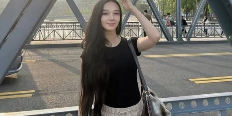 Акнар Хамит