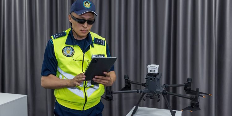 полицейский