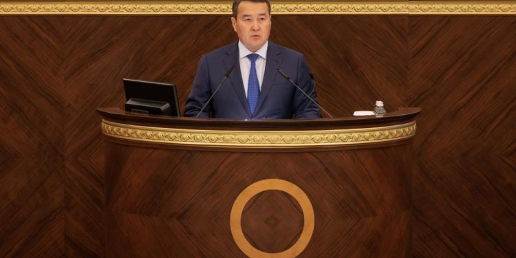 Алихан Смаилов