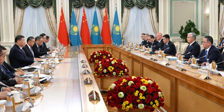 Президент провел переговоры с председателем КНР