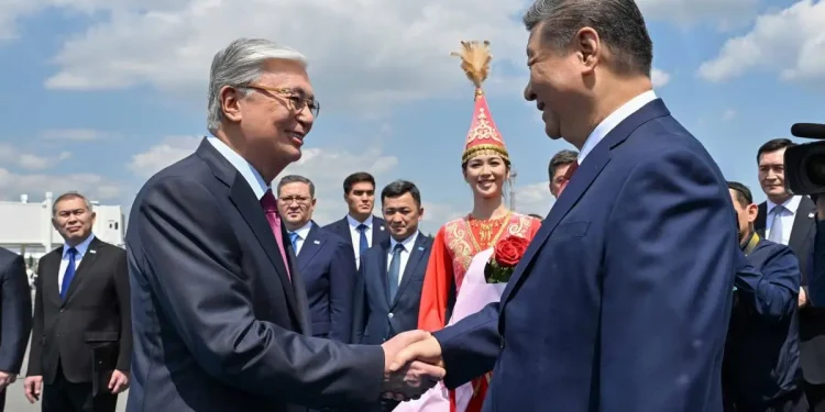 Си Цзиньпин в Астане — как прошёл первый день визита