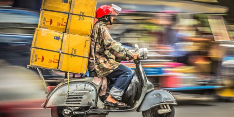 В Павлодаре поймали наркокурьера на мопеде