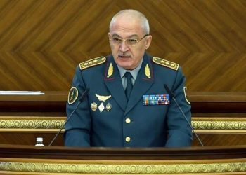 Экс-министра обороны не задерживали — источник