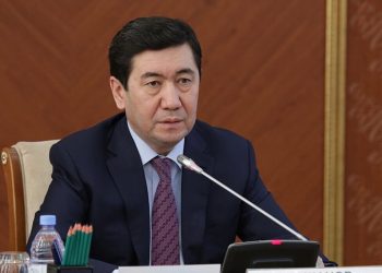 Закредитованность населения, ОСМС, бюджет и дропперы: о чем говорил Кошанов на заседании палат парламента