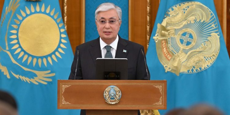 Токаев осудил нападения на врачей