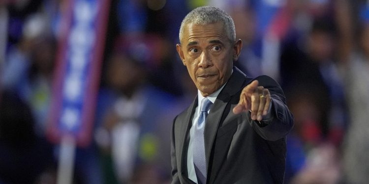 Обама ответил на обвинения Трампа в “перевороте”