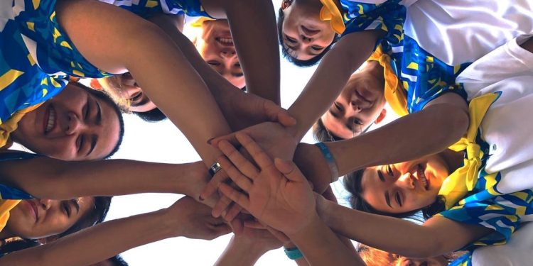 Как в Казахстане поддерживают молодёжь