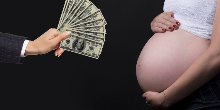 О чёрном рынке суррогатного материнства в Казахстане написали в немецком СМИ