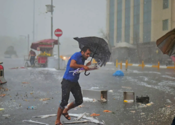 Шквальный ветер и дожди с грозами ожидаются в Казахстане на выходных