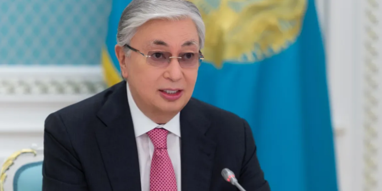 Токаев поздравил оперную певицу Айгерим Алтынбек