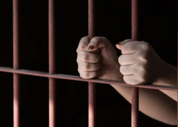 “Героиню” из Threads Алику Мухамадиеву водворили в ИВС за разжигание межнациональной розни