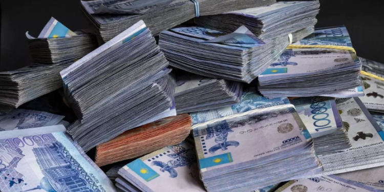 На что Перизат Кайрат тратила деньги?