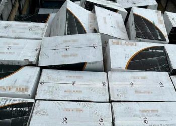 Почти полмиллиона пачек контрабандных сигарет изъяли на границе с Кыргызстаном