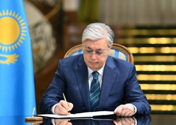 Токаев освободил от должности заместителя министра обороны