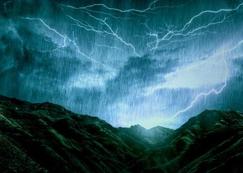 Алматинцев просят не ходить в горы