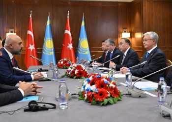 Президент Казахстана провёл ряд встреч с бизнесом в Турции