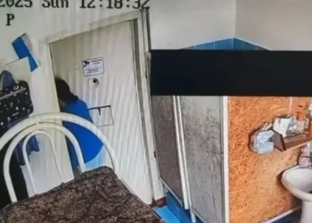 Полиция Астаны показала момент «побоев» в отношении Перизат Кайрат