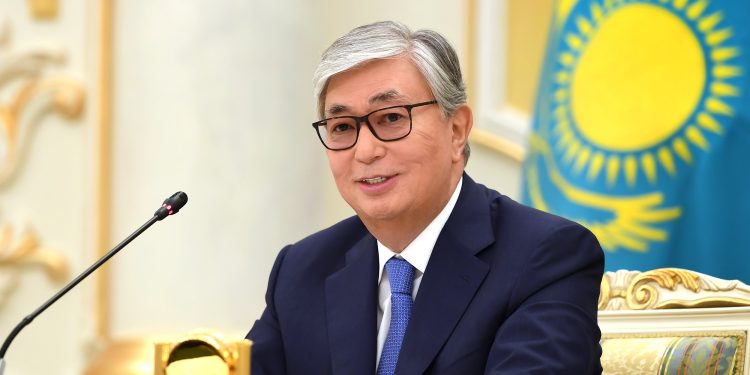 Президент поздравил казахстанцев с Национальным днём домбры