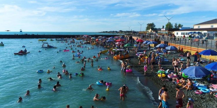 Токаев поручил наказать виновных за плохое состояние турзоны на Алаколе