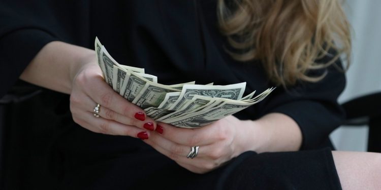 У вас есть 1 млн долларов? Финансист сделал заявление по курсу доллара