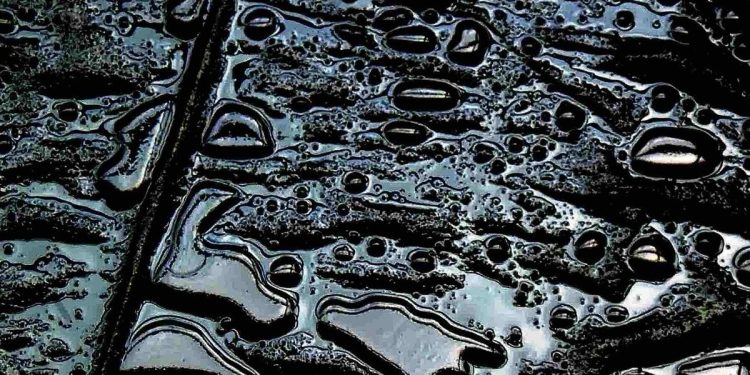 В Минэнерго опровергли информацию о взрыве танкера с казахстанской нефтью