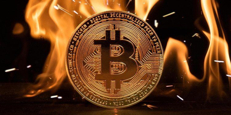 Биткоин рвётся вверх: впервые стоимость превысила 120 тысяч долларов