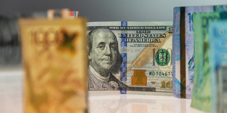 Объявлены курсы иностранных валют в Казахстане на 8 июля