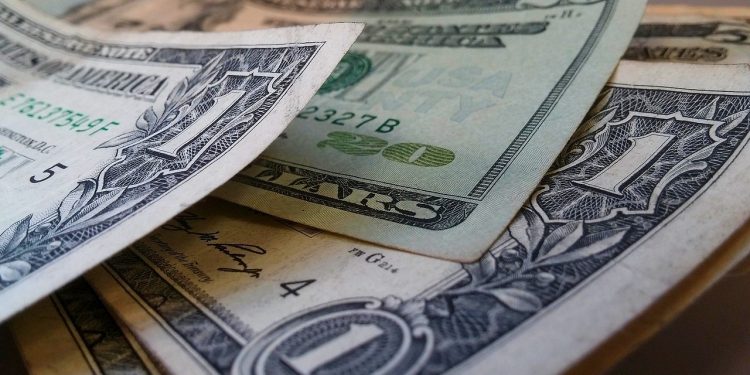 Финансисты спрогнозировали доллар по 523 тенге в августе