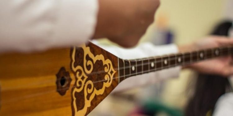 Звук степей: в Казахстане 6 июля по всей стране одновременно зазвучат домбры