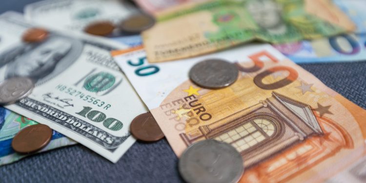 Какие курсы валют установил Нацбанк на 9 июля