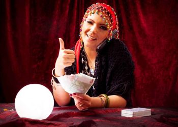 Гадалки и маги с предсказателями заработали на казахстанцах почти 3 млрд тенге