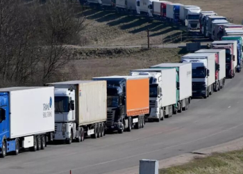 В актюбинской полиции сообщили о ситуации с заторами на границе с Россией