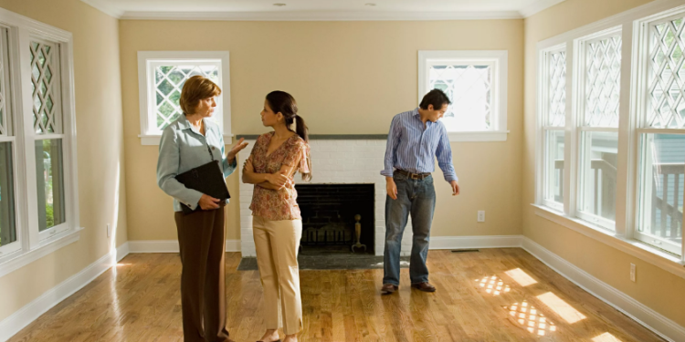 Казахстанцам хотят запретить покупать квартиры за наличные, но лишь в определённом случае