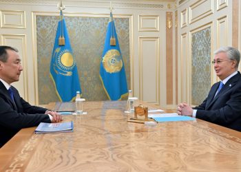 Токаев поручил главе Минтранспорта расширить пропускную способность транзитных коридоров