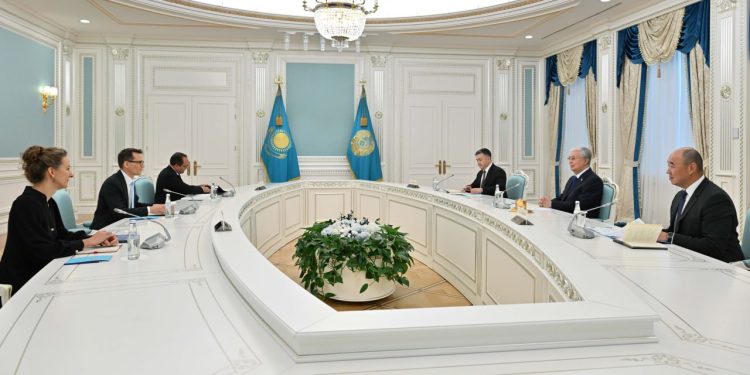 Казахстан и Швейцария займутся повышением доверия к нацвалютам