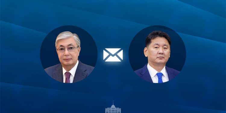 Токаев поздравил президента Монголии с праздником Наадам