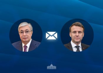 Токаев поздравил Макрона с Днём взятия Бастилии