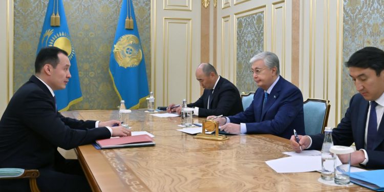 Токаев принял главу НК «QazaqGaz»