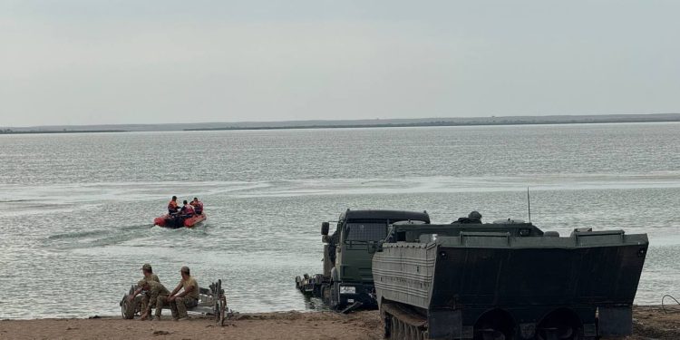 Фрагменты пропавшего в Алматинской области вертолёта идентифицируют в Минобороны