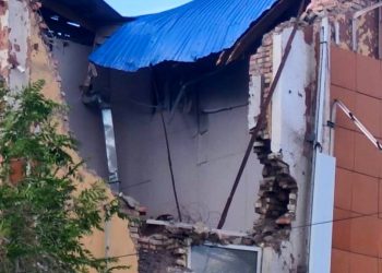 В Караганде обрушилась часть здания