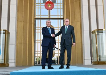 Токаева торжественно встретили в Президентском дворце в Анкаре