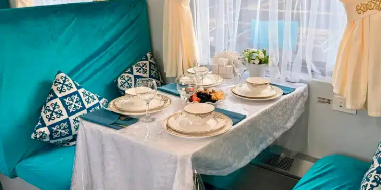 Туристический поезд начнёт курсировать в Казахстане с сентября