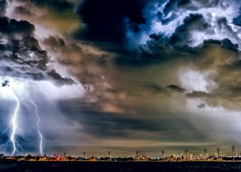 Дожди с градом, пекло до +42 и пыльная буря: объявлен прогноз погоды в Казахстане 