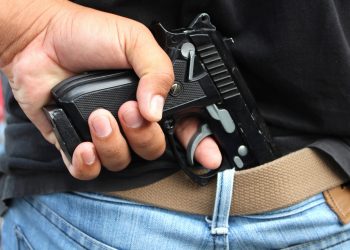 Фельдшеру выстрелили в грудь из травматики в Жамбылской области